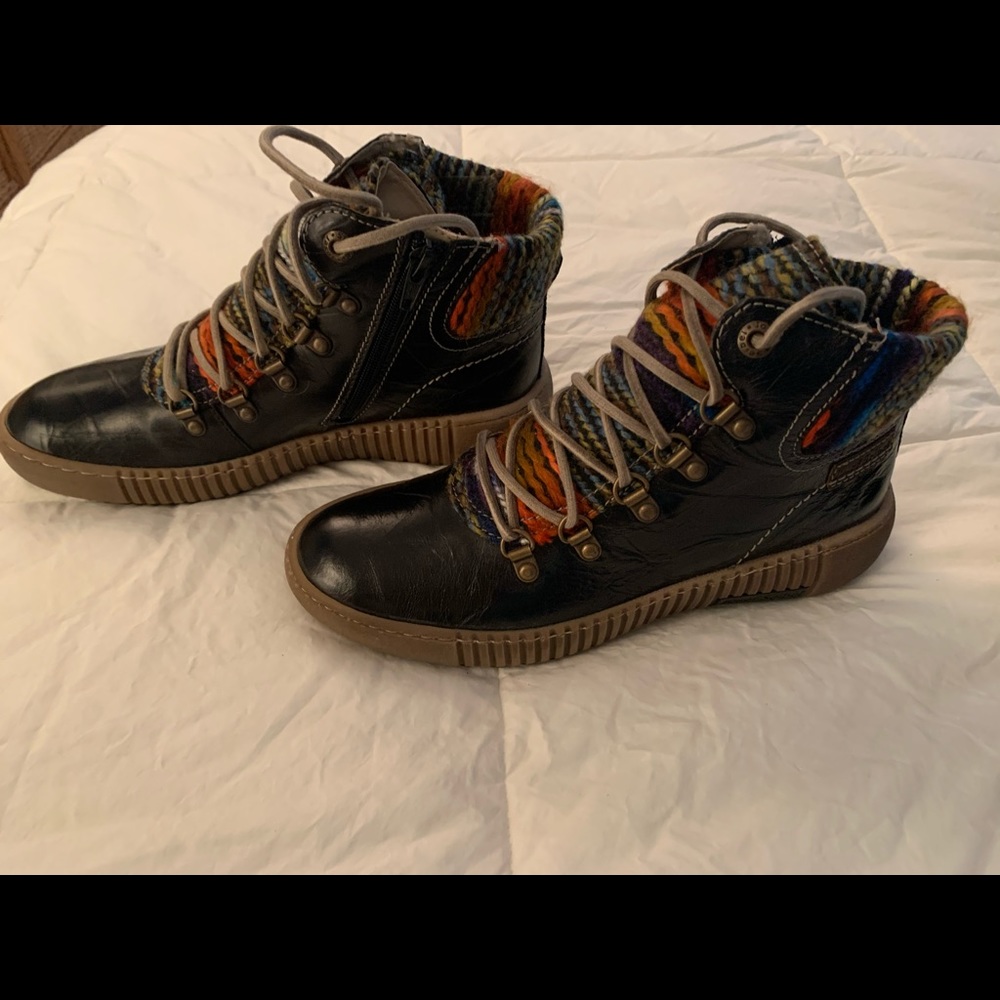 Ankle boots brand new never worn!